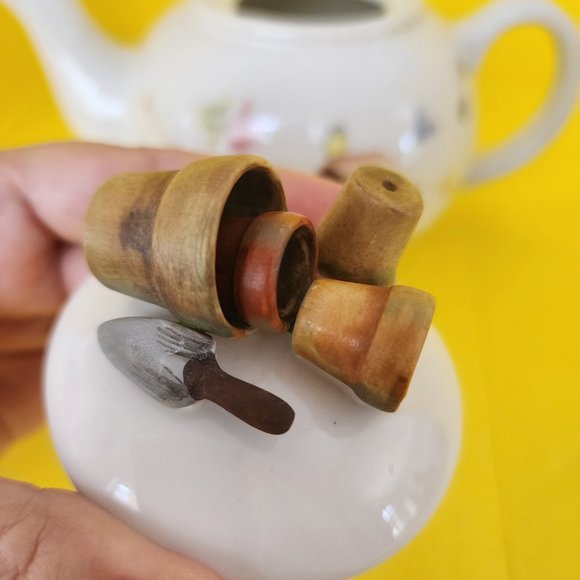 Teapot Hallmark Marjolein Bastin Nature's Sketchbook Gardening Pot Tools Birds - Picture 3 of 16